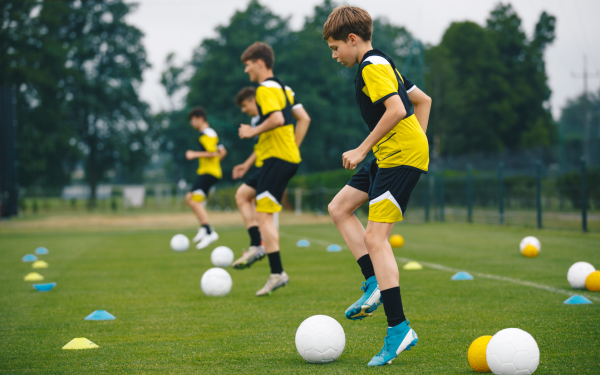 tre ren luyen tinh kien tri qua cac buoi tap