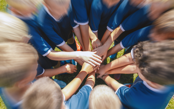 tinh than dong doi trong bong da