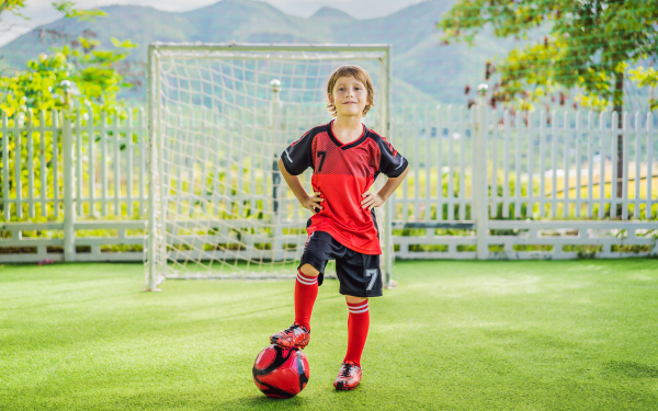 tre phat trien toan dien khi choi bong som